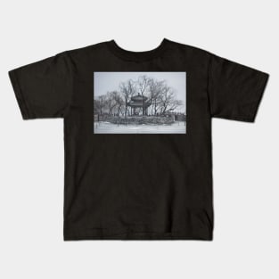 Summer palace in winter Kids T-Shirt